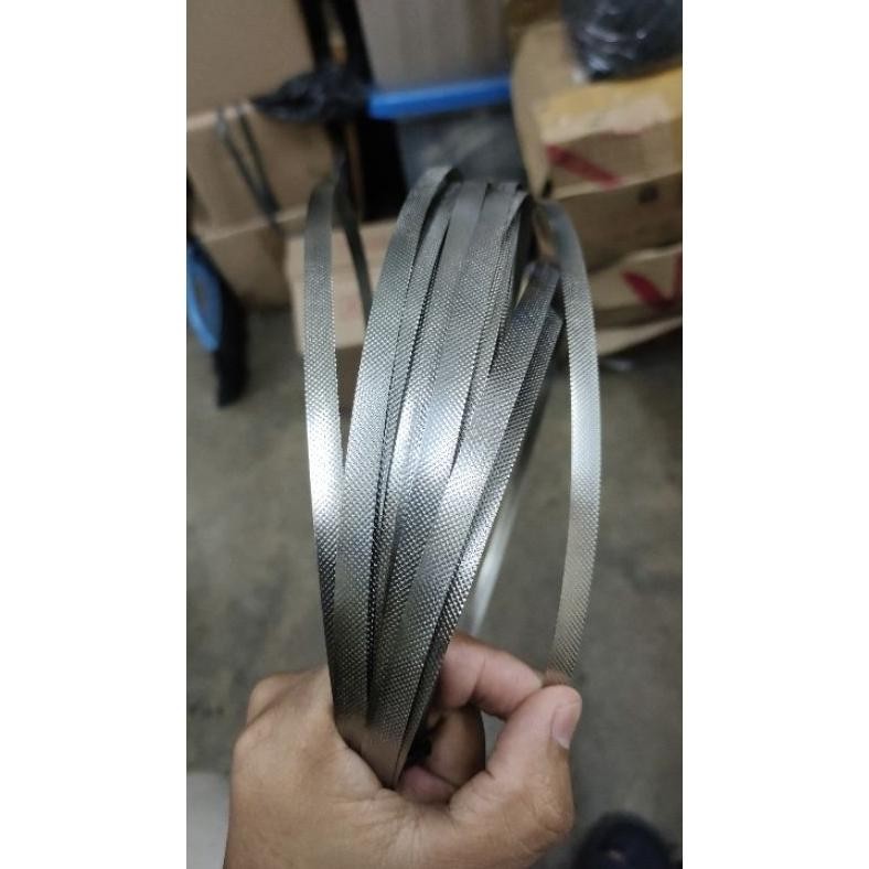 kawat nikelin motif kembang 8 mm x 0.3 mm