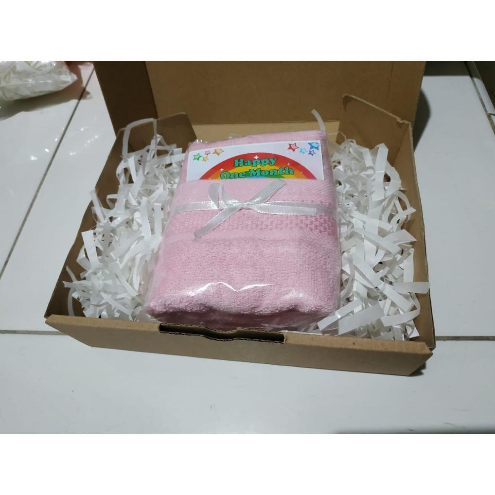 

Waktu Terbatas Kertas Serut Packing Hampers Cacah Putih Bersih Shredded Paper