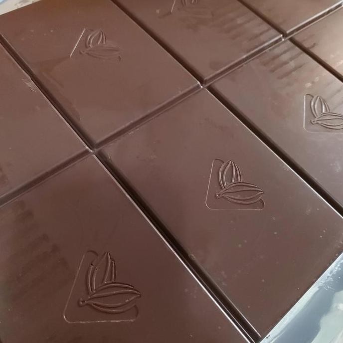 

Coklat Blok Tulip 1 Kg. Dark Compound Chocoalate