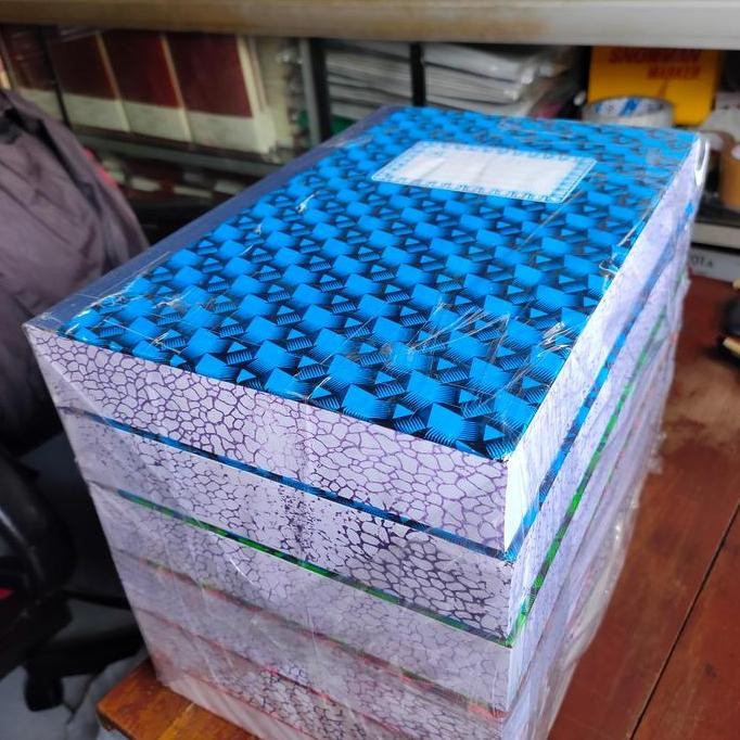 

buku folio 500 lembar bintang obor