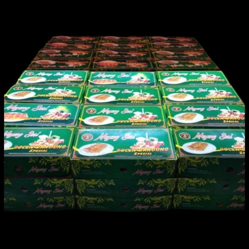 

BOLEN PISANG MAYANGSARI KHAS BANDUNG. ENAK, FRESH FROM THE OVEN DAN MURAH.