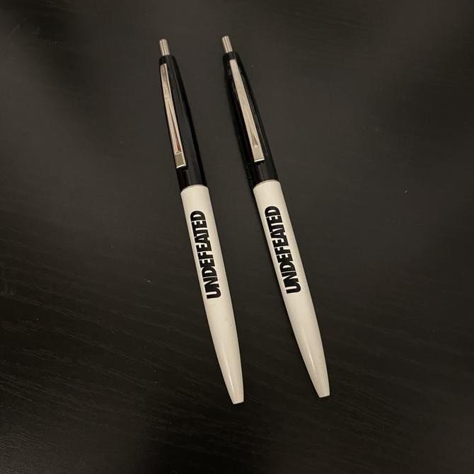 

Undefeated Bic Pen (Black Ink) / Bulpen Undefeated 100% Original Kualitas Original
