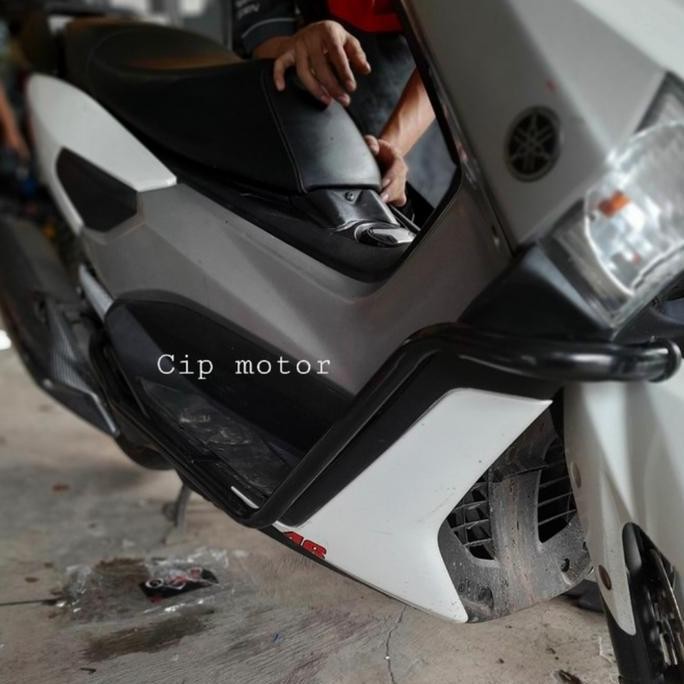 Crashbar Dudukan Lampu Tembak Nmax Old 2015 - 2019 Promo
