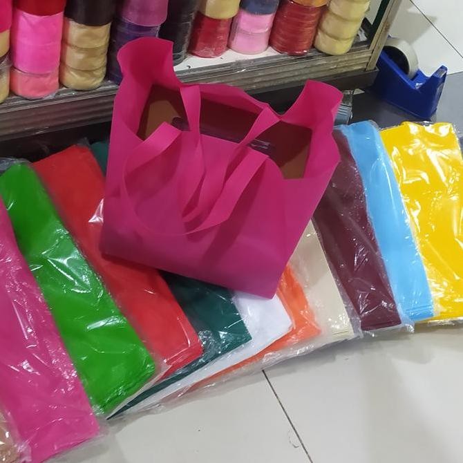 

ready tas spunbond buat nasi box 25 isi 12 pcs terlaris dan termurah
