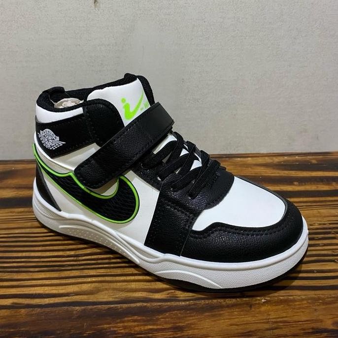 Tersedia Sepatu Import Fashion Jordan TH7003 Hitam Putih Sepatu Sneakers Anak
