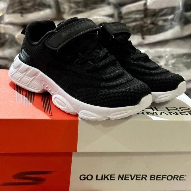 Tersedia sepatu anak Sekolah Skechers Hitam Putih Laki Laki Perempuan Black