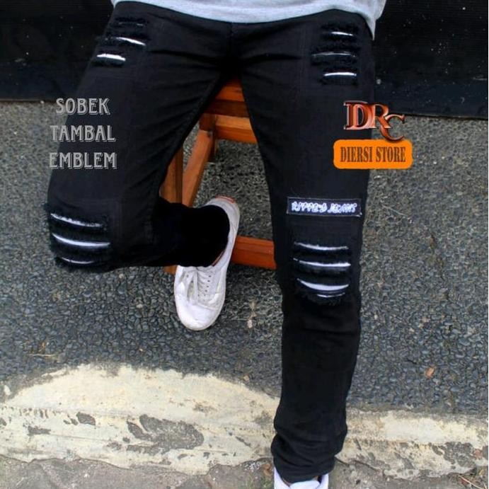 Celana Sobek Tambalan Pria Korea Style Slim-Fitting Hitam /Celana Sobek Emblem Jeans Cowok Denim Pan