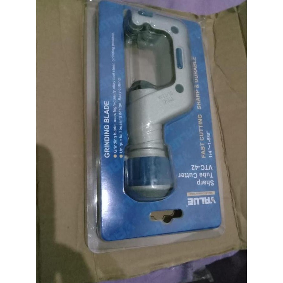 

TUBE CUTTER VALUE VTC-42 1/4" - 1 5/8" - PEMOTONG PIPA TEMBAGA murah