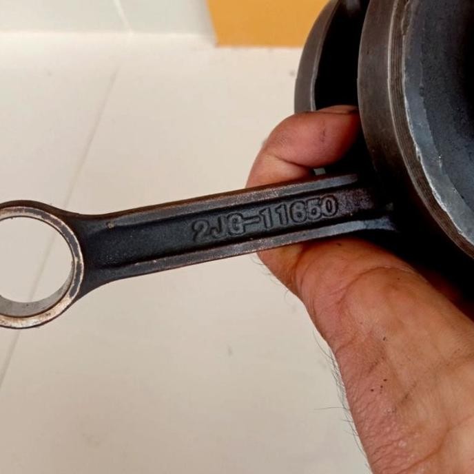 Sparepart dan Aksesoris kendaraan  As Kruk Yamaha Fizr. Original. Seken bekas copotan  w0p74