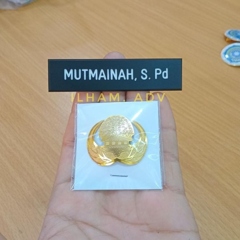 

papan nama dada nametag doff dan pin KORPRI sepuh emas kulit jeruk~ magnet AST