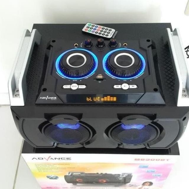 Speaker Bluetooth M8300Bt Free Microphone Hi Fi Speaker Karaoke Mantap