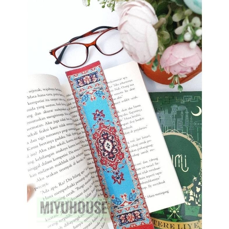

Pembatas Buku Bookmark Asli Turki - Souvenir Turki Umroh Haji | TURKIPEDIA AST
