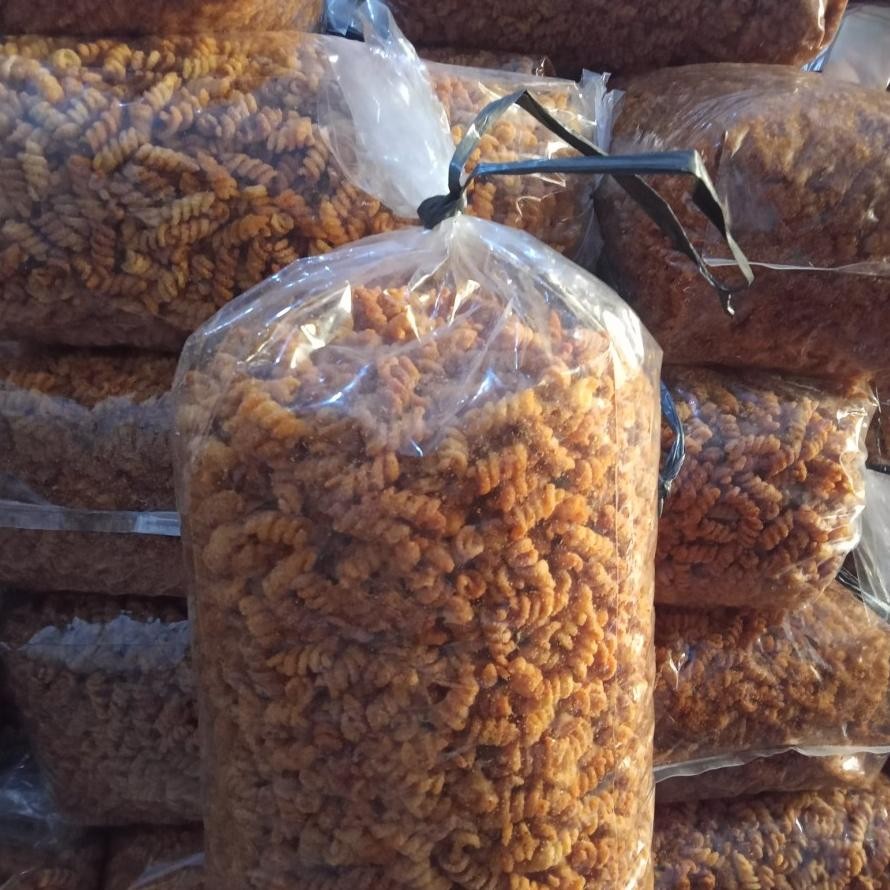 

Makaroni Ulir / Makaroni Spiral Pedas 1bal Cemilan Tradisional Termurah