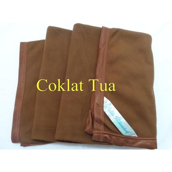 SELIMUT POLOS HOTEL YATIS WARNA COKLAT TUA