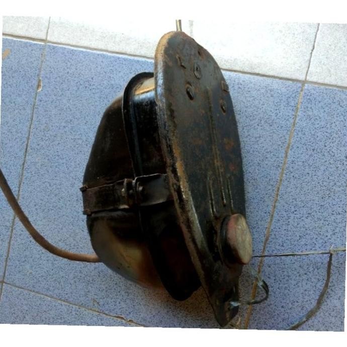 Sparepart dan aksesoris Tangki c70 original copotan motor  98166