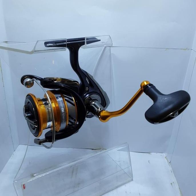 Tersedia Reel Pancing Daiwa Revros LT4000-CXH