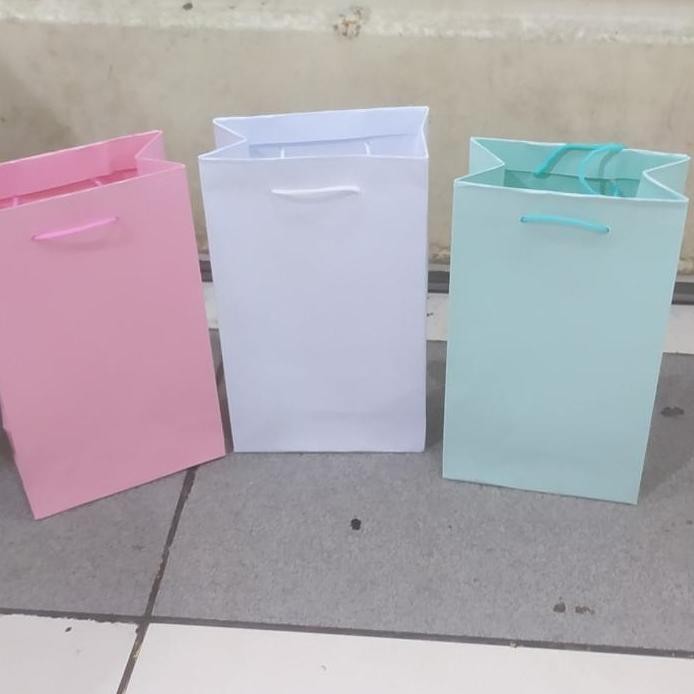 

ready stock paper bag mini warna bahan bagus isi 12 pcs terlaris dan termurah