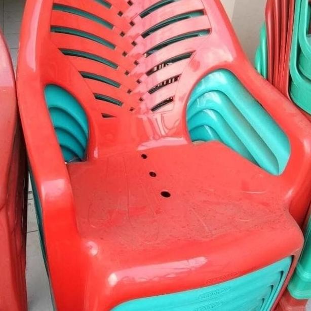 Kursi Santai Plastik Napolly
