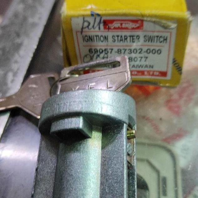 kunci kontak Daihatsu delta V22 & V83