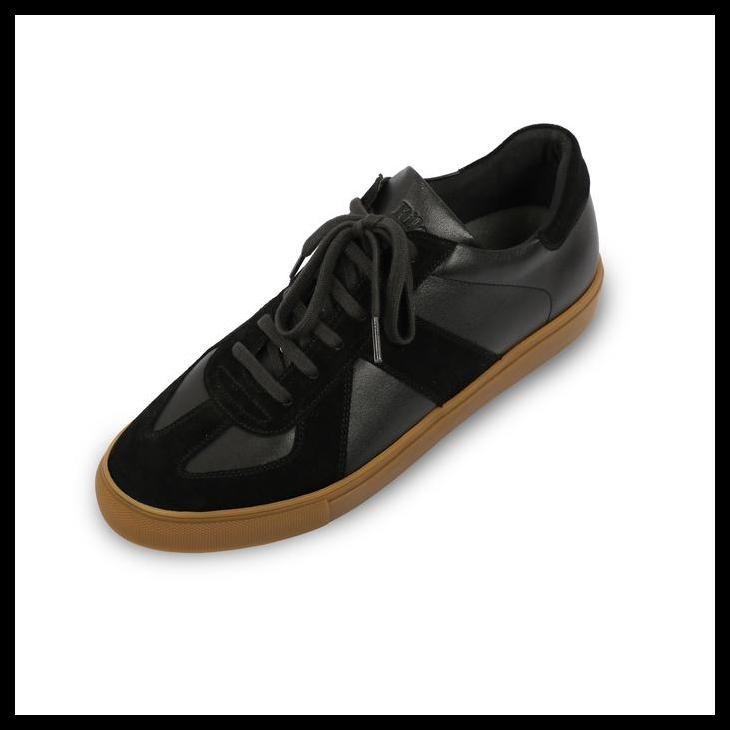 Riley'S The German Army Trainer In Black Harga Promo