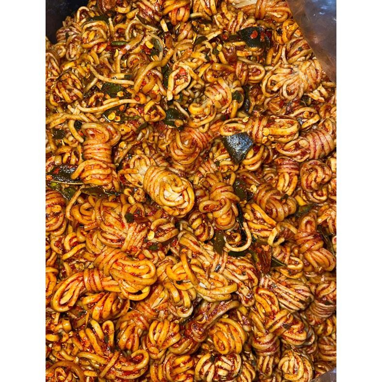

MIE GULUNG CRISPY KHAS JAWARA BUMBU MELIMPAH 500gram RB10