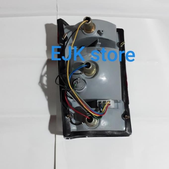 . lampu stop panther minibus/panther kotak/panther lama/lampu belakang