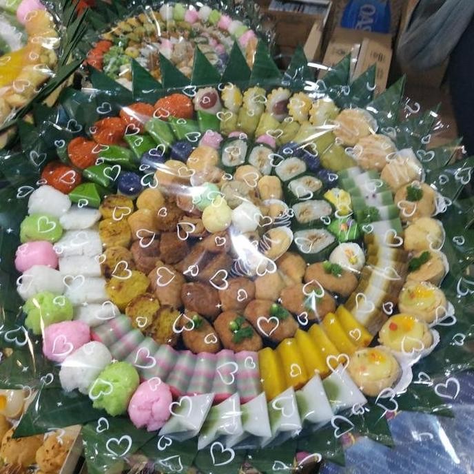 

kue nampah tampah isi 150 kue basah lapis acara hajatan seserahan