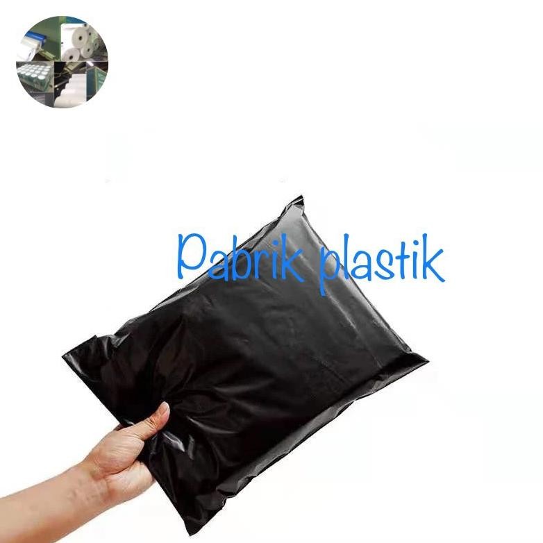 

JH8 Plastik packing polymailer hitam GLOSY 30x40cm isi 100pcs permanent seal TEBEL