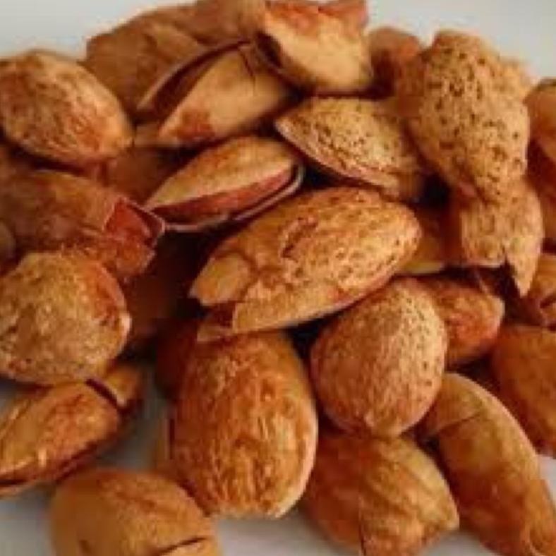 

io-98 MMA-1318 Kacang Almond Roasted Milk 1kg Kulit Rasa Susu Termurah Original
