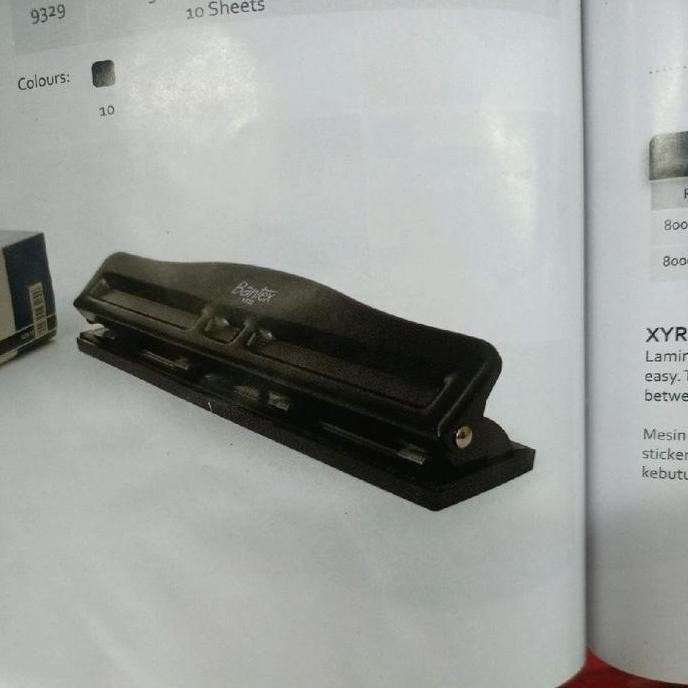 

pembolong kertas 3 lubang