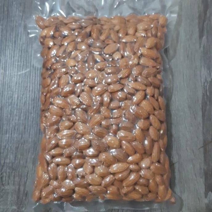

almond mentah raw blue diamond utuh 1kg termurah