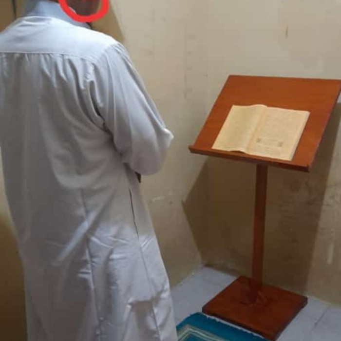 Meja Rekal Al Quran Berdiri 1M