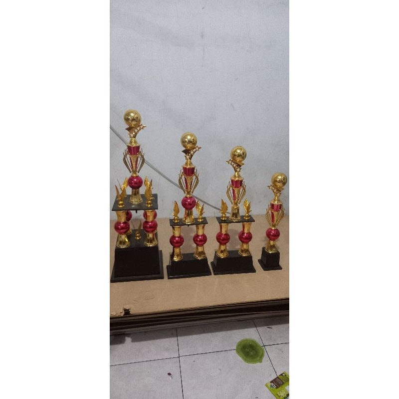 trophy piala 1 set juara 1234 ( kaki 4,2,2,1 )