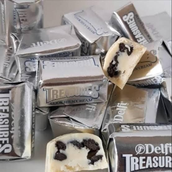 

terbaru !!! 96pcs coklat delfi treasure cookies ready