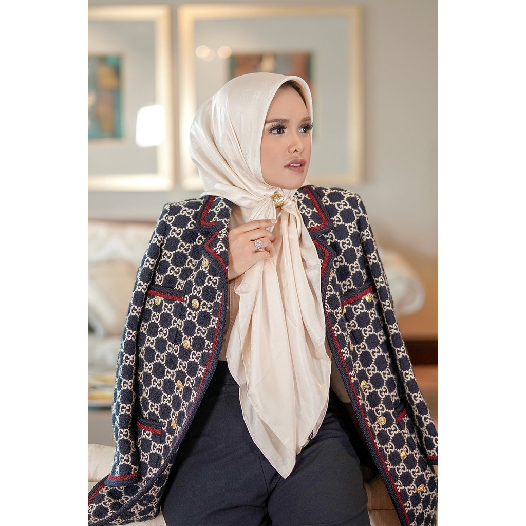 Lavish Monogram Silk - XL- Daisy