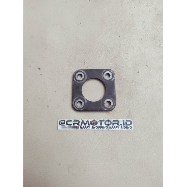 Plat Tahanan Pengungkit Penahan Per Rumah Kampas Kopling Cluth House Suzuki Smash 110 New Lama Ori C