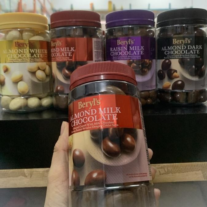 

BIG SALE BERYLS CHOCOLATE ASSORTED ALMOND MILK RAISIN GREEN TEA WHITE COKLAT !!!!!