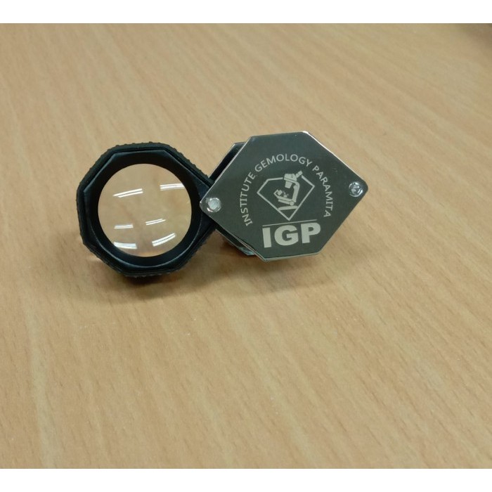

LOUPE 10X TRIPLET