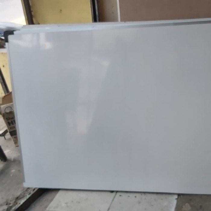 

WHITEBOARD GANTUNG 100 X 150 CM NONMAGNET
