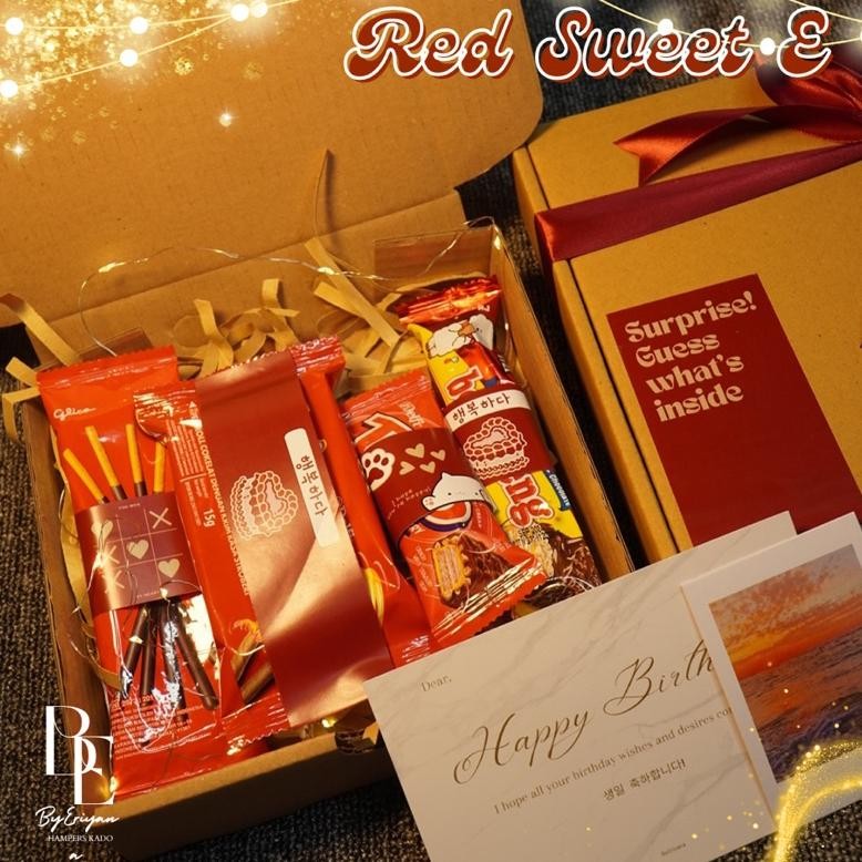 

TC21 Hampers Snack Box Set Kado Jajan Gift Box Makanan Minuman Makanan Ringan Ulang Tahun Valentine Wisuda Anniversary Sempro Hari Guru Bestie Crush Pacar Red Sweet Series Food Premium