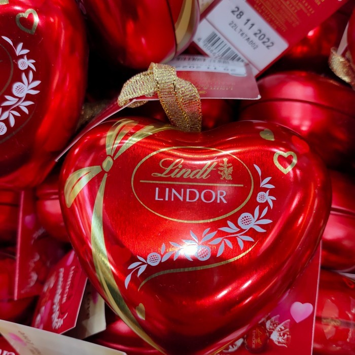 

Ready kado valentine coklat susu lindt lindor cokelat chocolate ukuran kecil