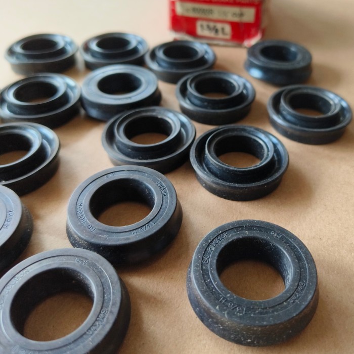 Karet Rem Seiken SC-80093R 1 3/8" Karet Rem Fuso Belakang