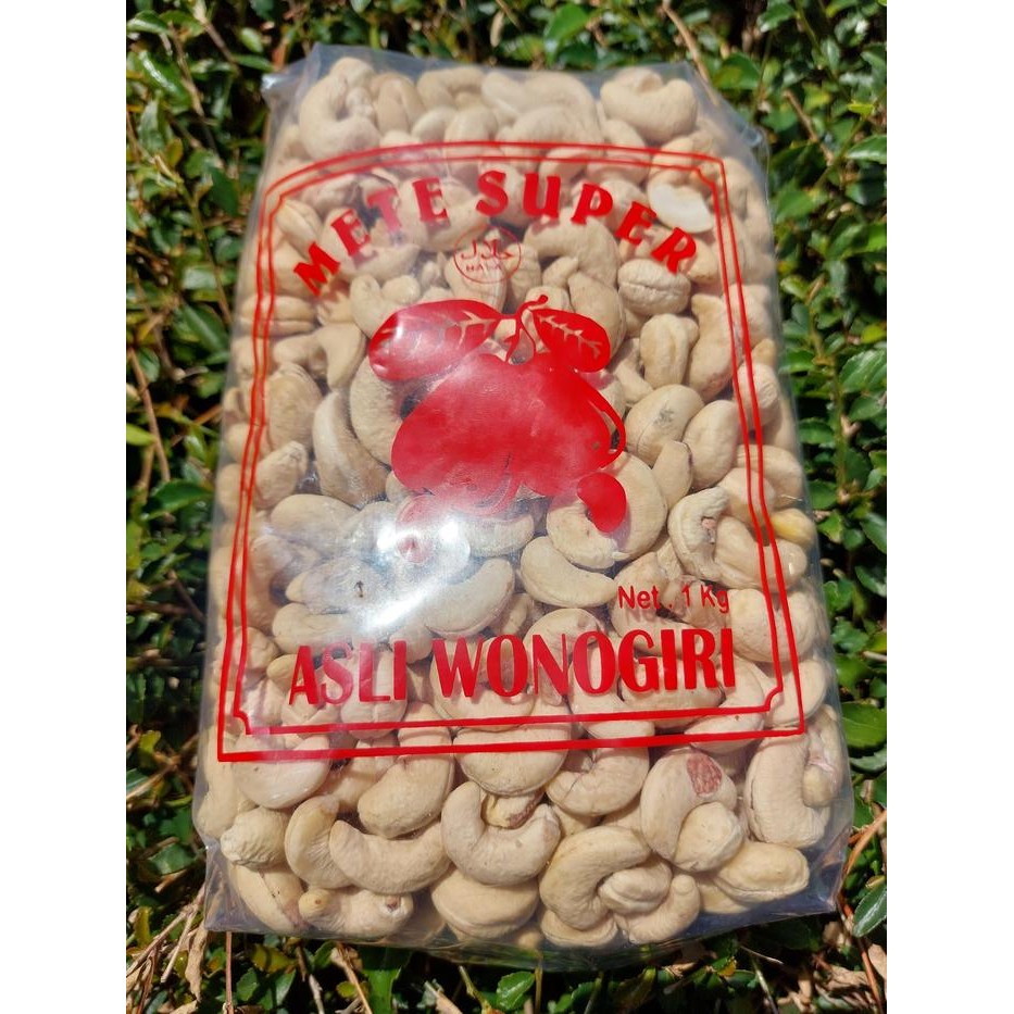 

BARANG TERLARIS 1 KG KACANG METE MEDE MENTAH BARU KUPAS