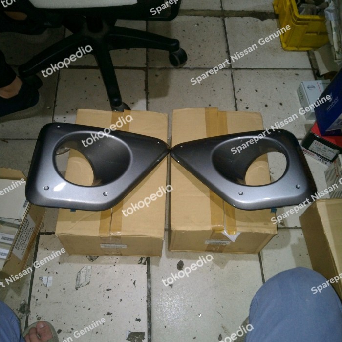 READY STOK Xtrail T31 Xtremer Finisher Cover Fog Lamp X-trail 100% ORI NISSAN