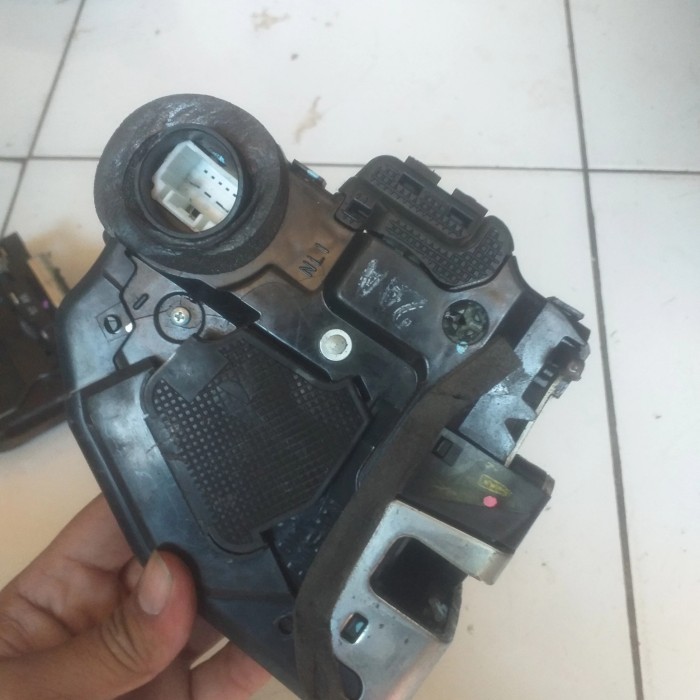 doorlock pintu kiri tengah ertiga