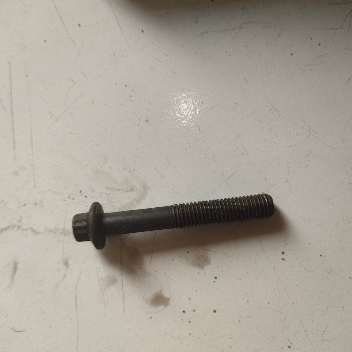 baut kap blok mesin suzuki ertiga