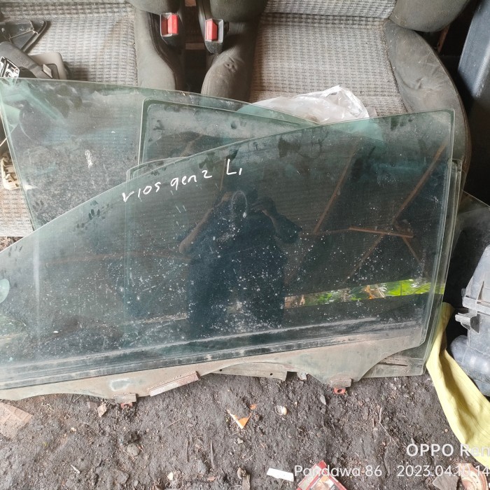 kaca pintu depan kiri vios gen 2