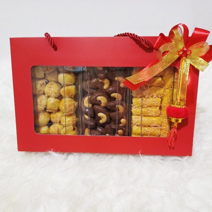 

PROMO !!! SALE TERLARIS HAMPERS BINGKISAN PARCEL IMLEK CHINESE NEW YEAR CNY KUE KERING READY