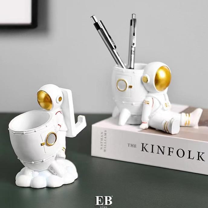

Pajangan Meja Tempat Pensil Holder HP / Astronauts Figure EB Home 1013 TF