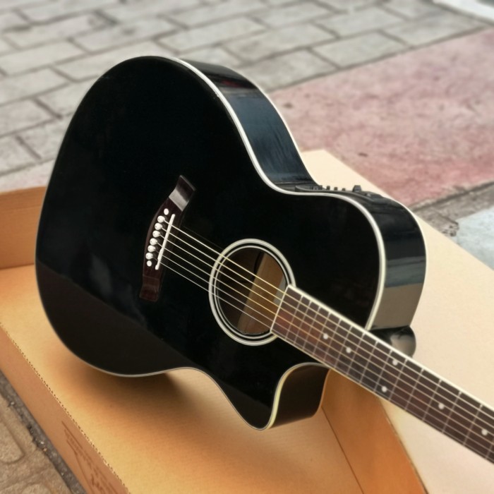 gitar akustik elektrik taylor Hitam